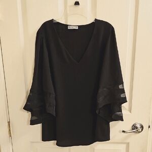 Shy Velvet Women's 3/4 Sleeve Flowy Top